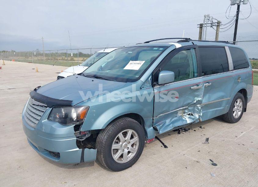 Photo 2 of 2010 Chrysler Town & COUNTRY TOURING (VIN 2A4RR5D15AR217588)