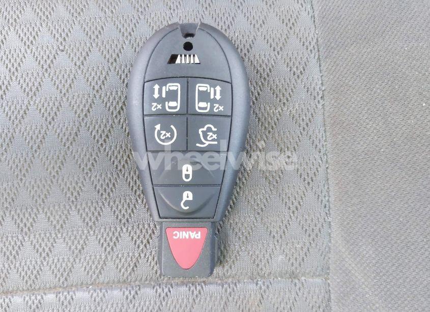 Photo 11 of 2010 Chrysler Town & COUNTRY TOURING (VIN 2A4RR5D15AR229109)