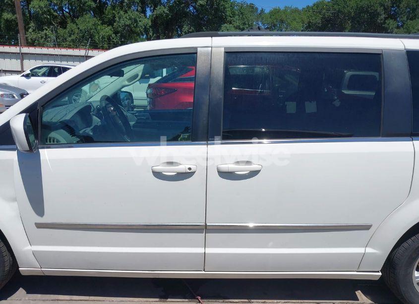 Photo 14 of 2010 Chrysler Town & COUNTRY TOURING (VIN 2A4RR5D15AR229109)