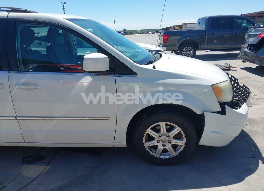 Photo 19 of 2010 Chrysler Town & COUNTRY TOURING (VIN 2A4RR5D15AR229109)