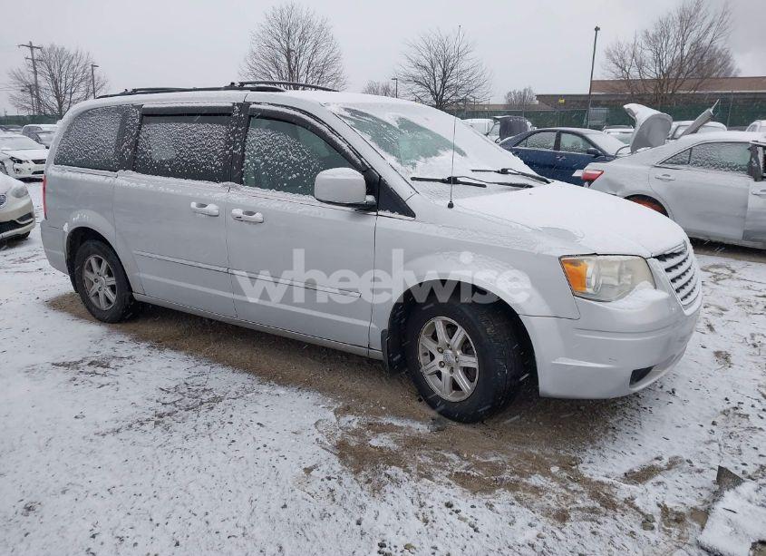 2010 Chrysler Town & COUNTRY TOURING (VIN 2A4RR5D15AR278715) main photo