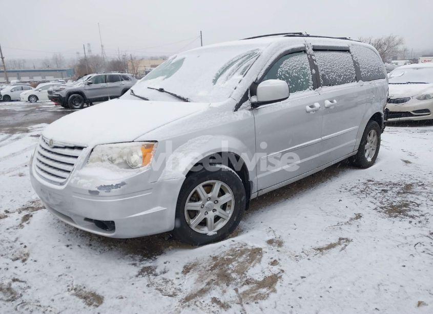 Photo 2 of 2010 Chrysler Town & COUNTRY TOURING (VIN 2A4RR5D15AR278715)