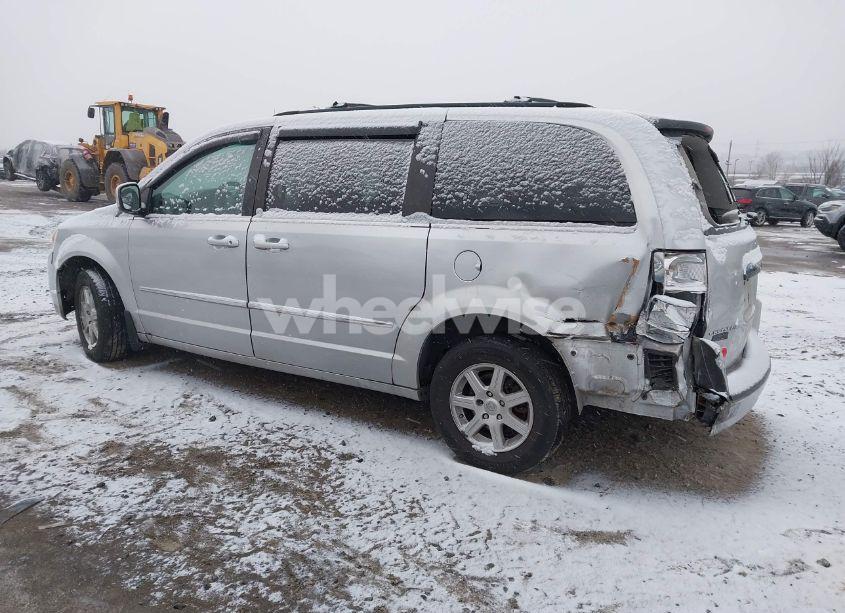 Photo 3 of 2010 Chrysler Town & COUNTRY TOURING (VIN 2A4RR5D15AR278715)