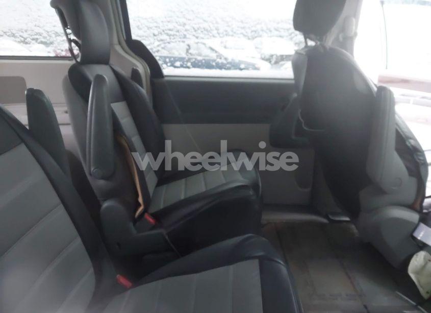 Photo 8 of 2010 Chrysler Town & COUNTRY TOURING (VIN 2A4RR5D15AR278715)