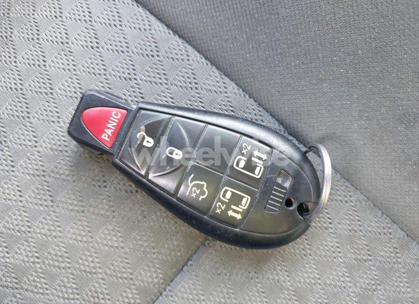 Photo 11 of 2010 Chrysler Town & COUNTRY TOURING (VIN 2A4RR5D15AR324107)