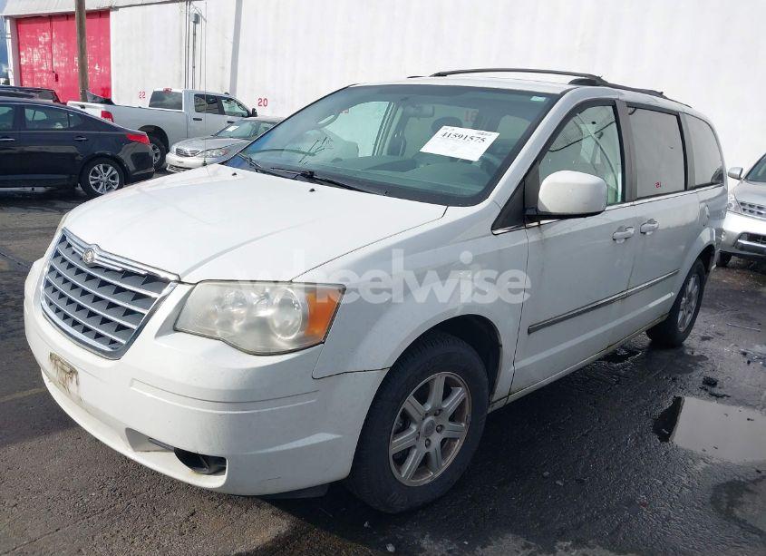 Photo 2 of 2010 Chrysler Town & COUNTRY TOURING (VIN 2A4RR5D15AR324107)