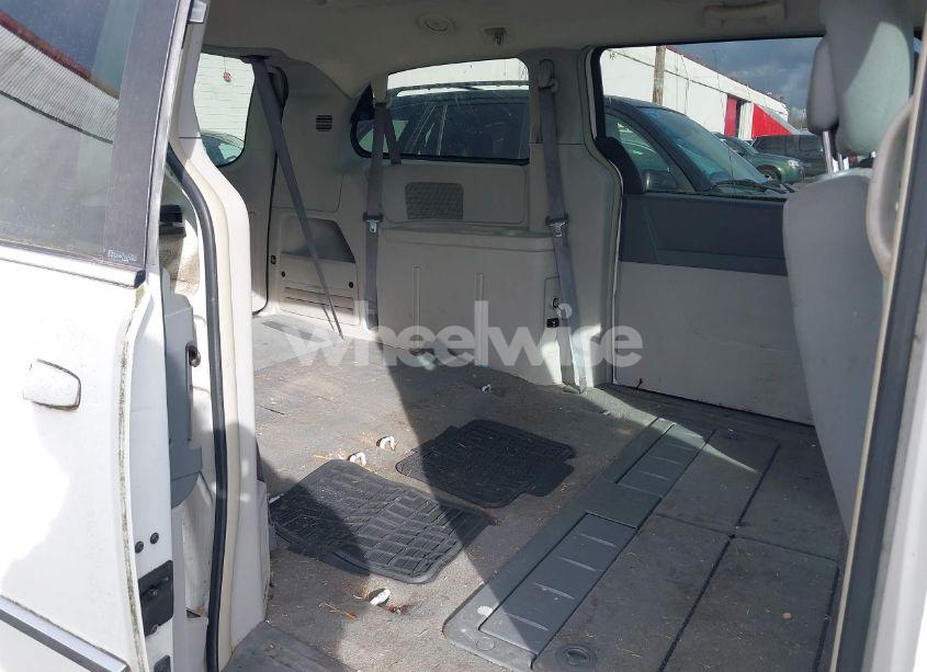 Photo 8 of 2010 Chrysler Town & COUNTRY TOURING (VIN 2A4RR5D15AR324107)