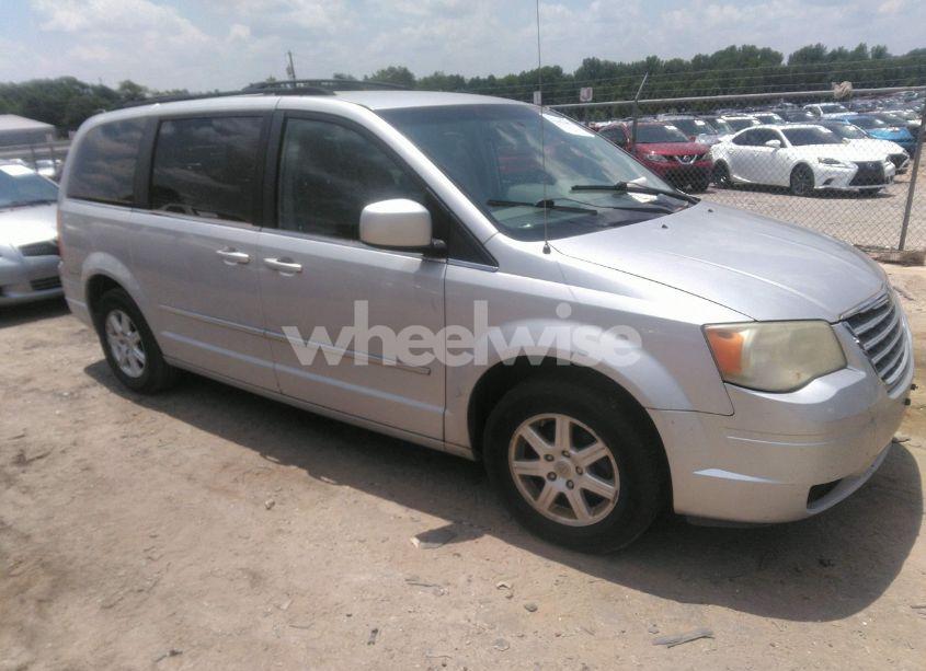 2010 Chrysler Town & COUNTRY TOURING (VIN 2A4RR5D15AR329095) main photo