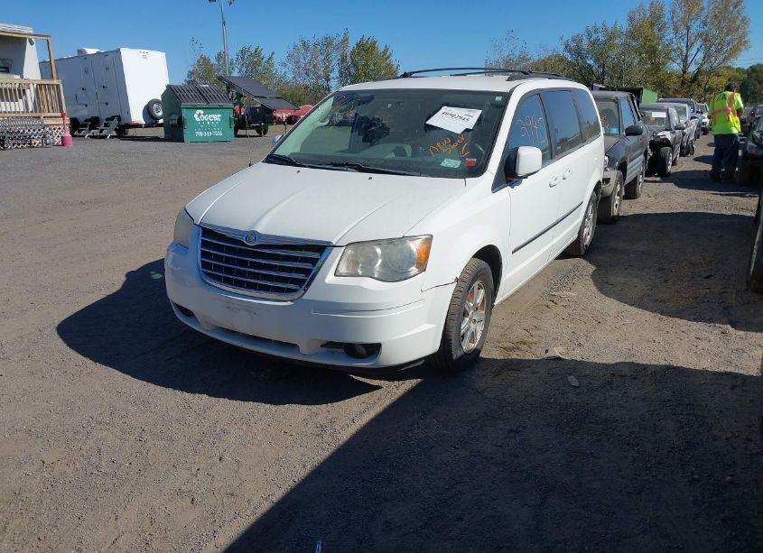 Photo 2 of 2010 Chrysler Town & COUNTRY TOURING (VIN 2A4RR5D15AR463444)