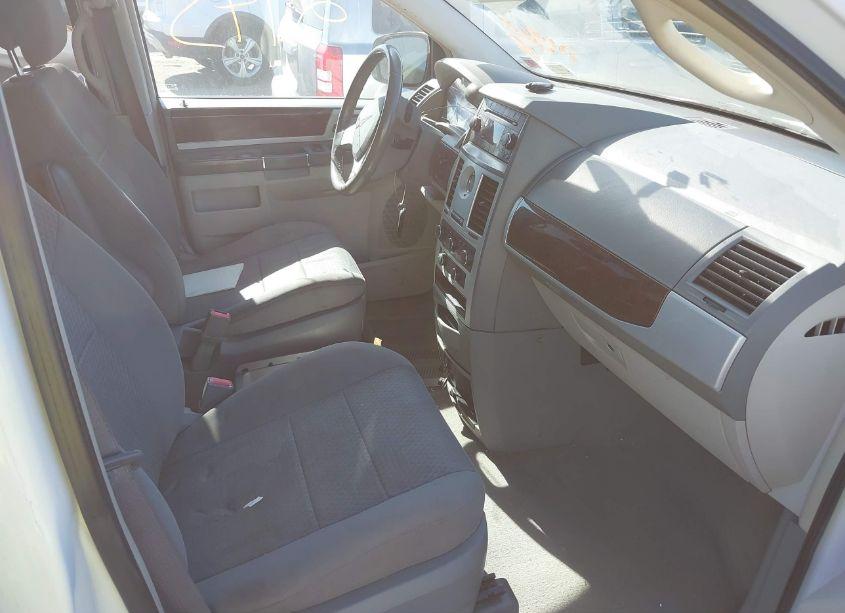 Photo 5 of 2010 Chrysler Town & COUNTRY TOURING (VIN 2A4RR5D15AR463444)