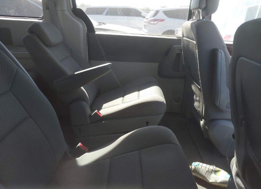 Photo 8 of 2010 Chrysler Town & COUNTRY TOURING (VIN 2A4RR5D15AR463444)