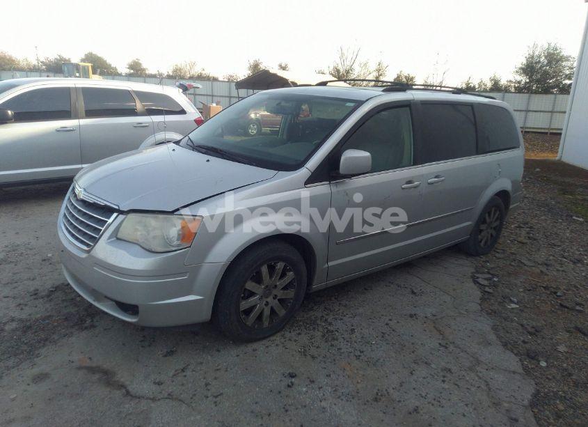 Photo 2 of 2010 Chrysler Town & COUNTRY TOURING (VIN 2A4RR5D16AR137264)