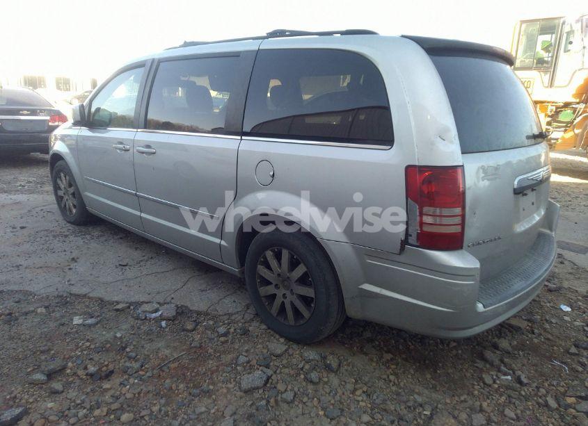 Photo 3 of 2010 Chrysler Town & COUNTRY TOURING (VIN 2A4RR5D16AR137264)