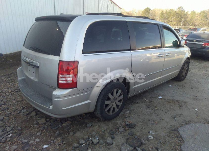 Photo 4 of 2010 Chrysler Town & COUNTRY TOURING (VIN 2A4RR5D16AR137264)