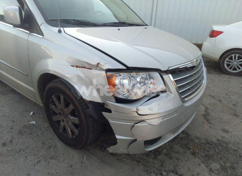 Photo 6 of 2010 Chrysler Town & COUNTRY TOURING (VIN 2A4RR5D16AR137264)