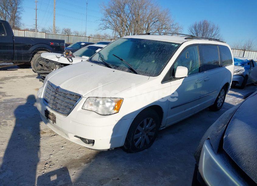 Photo 2 of 2010 Chrysler Town & COUNTRY TOURING (VIN 2A4RR5D16AR142951)