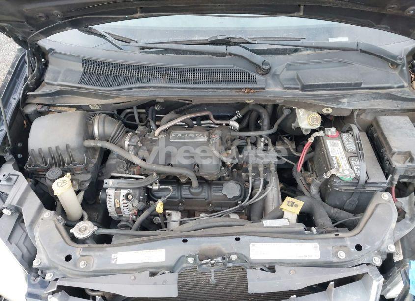 Photo 10 of 2010 Chrysler Town & COUNTRY TOURING (VIN 2A4RR5D16AR162729)