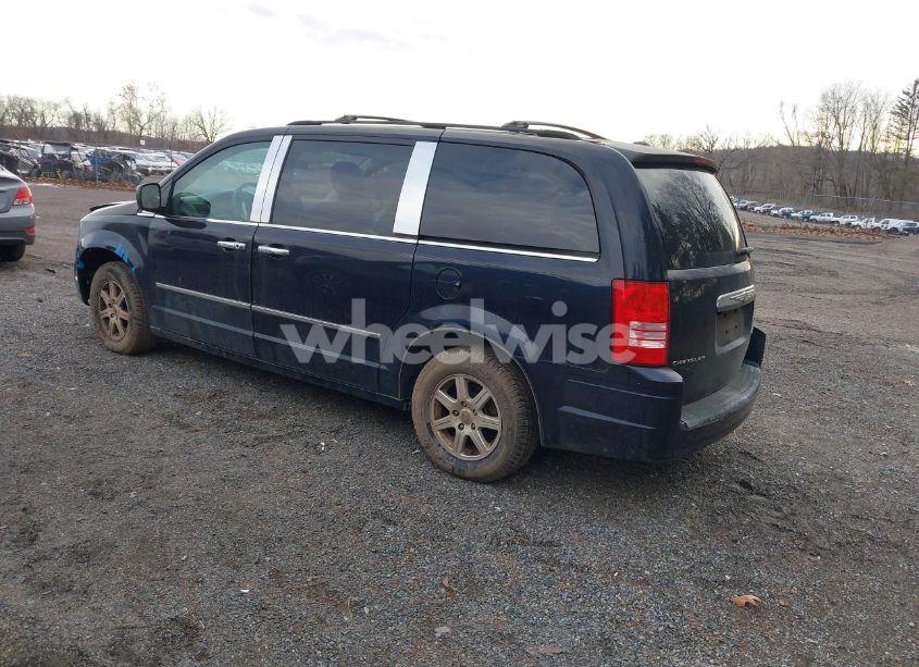 Photo 3 of 2010 Chrysler Town & COUNTRY TOURING (VIN 2A4RR5D16AR162729)