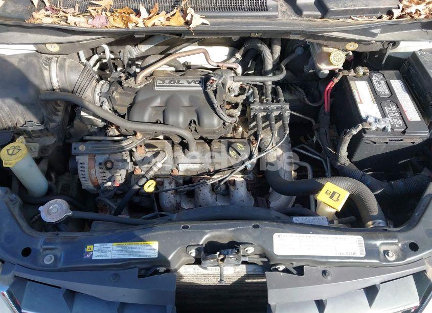 Photo 10 of 2010 Chrysler Town & COUNTRY TOURING (VIN 2A4RR5D16AR249370)