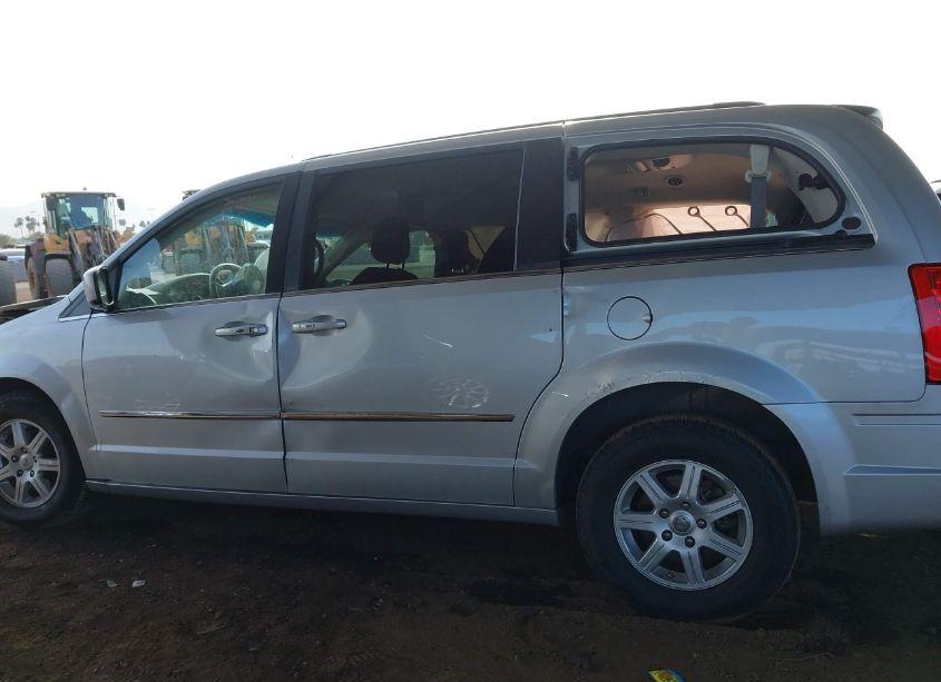 Photo 13 of 2010 Chrysler Town & COUNTRY TOURING (VIN 2A4RR5D16AR285043)