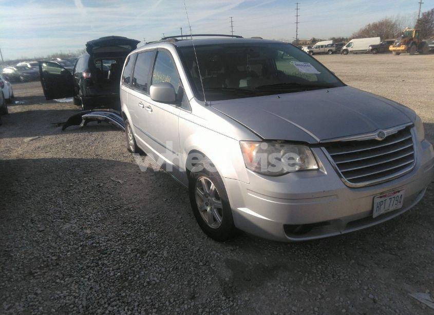 2010 Chrysler Town & COUNTRY TOURING (VIN 2A4RR5D17AR105004) main photo