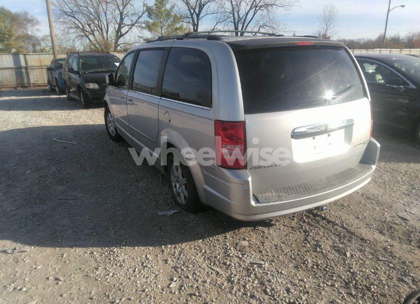 Photo 3 of 2010 Chrysler Town & COUNTRY TOURING (VIN 2A4RR5D17AR105004)