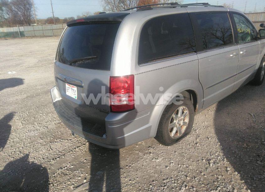 Photo 4 of 2010 Chrysler Town & COUNTRY TOURING (VIN 2A4RR5D17AR105004)