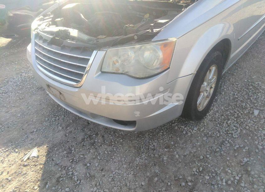 Photo 6 of 2010 Chrysler Town & COUNTRY TOURING (VIN 2A4RR5D17AR105004)