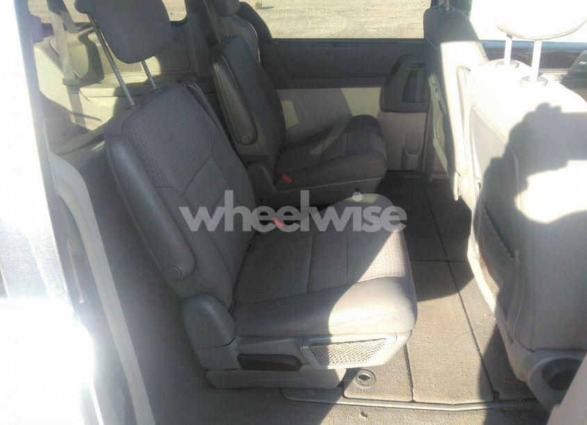 Photo 8 of 2010 Chrysler Town & COUNTRY TOURING (VIN 2A4RR5D17AR105004)