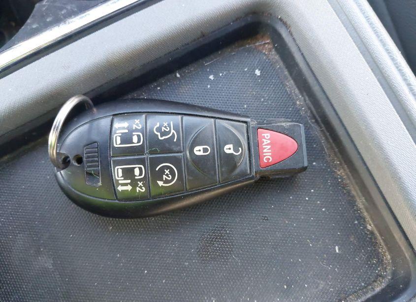 Photo 11 of 2010 Chrysler Town & COUNTRY TOURING (VIN 2A4RR5D17AR119369)