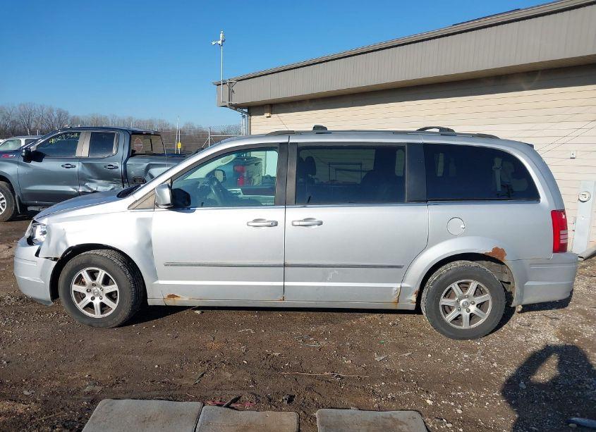 Photo 14 of 2010 Chrysler Town & COUNTRY TOURING (VIN 2A4RR5D17AR119369)