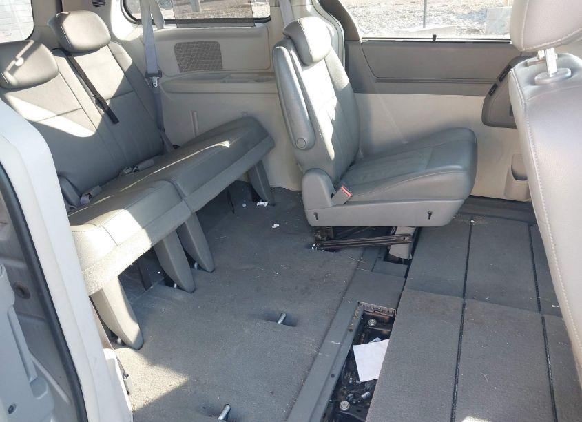 Photo 8 of 2010 Chrysler Town & COUNTRY TOURING (VIN 2A4RR5D17AR119369)