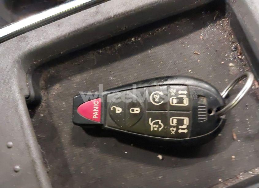 Photo 11 of 2010 Chrysler Town & COUNTRY TOURING (VIN 2A4RR5D17AR130114)