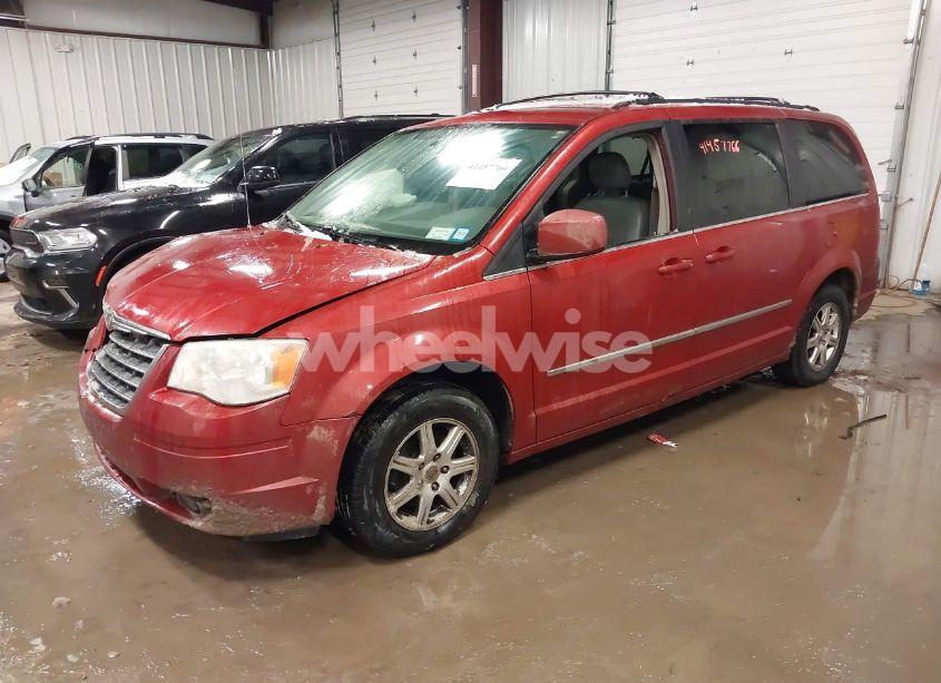 Photo 2 of 2010 Chrysler Town & COUNTRY TOURING (VIN 2A4RR5D17AR130114)