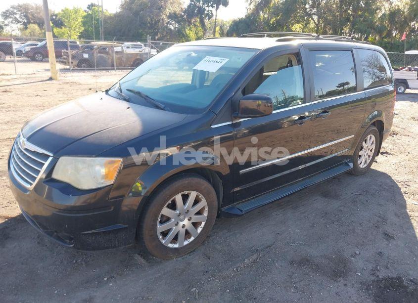 Photo 2 of 2010 Chrysler Town & COUNTRY TOURING (VIN 2A4RR5D17AR169995)