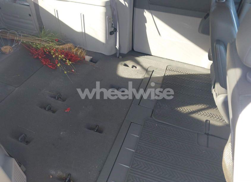 Photo 8 of 2010 Chrysler Town & COUNTRY TOURING (VIN 2A4RR5D17AR169995)