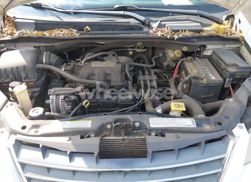 Photo 10 of 2010 Chrysler Town & COUNTRY TOURING (VIN 2A4RR5D17AR189762)