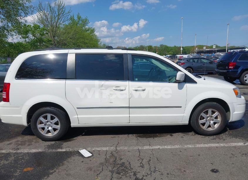 Photo 13 of 2010 Chrysler Town & COUNTRY TOURING (VIN 2A4RR5D17AR189762)