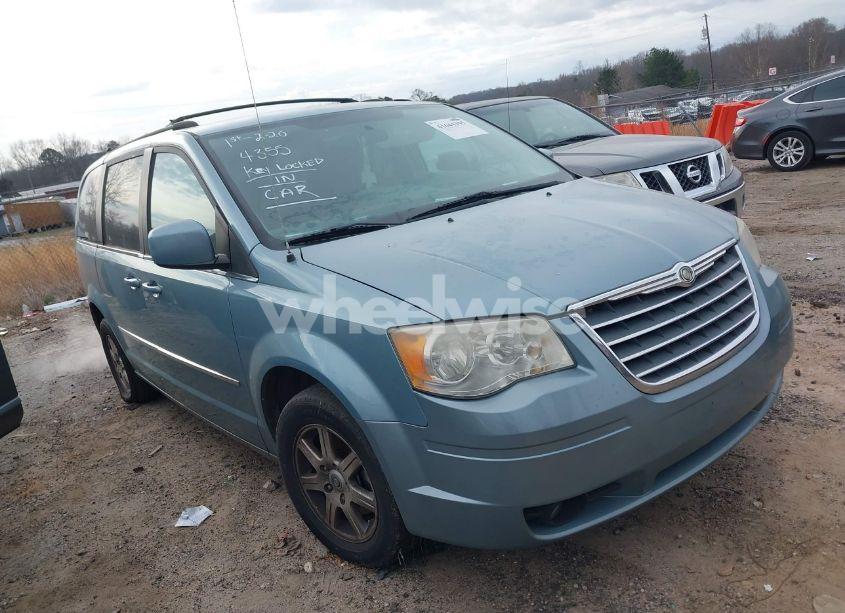 2010 Chrysler Town & COUNTRY TOURING (VIN 2A4RR5D17AR198123) main photo