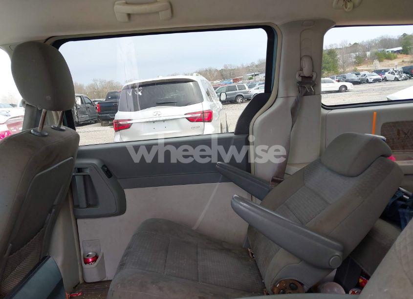 Photo 8 of 2010 Chrysler Town & COUNTRY TOURING (VIN 2A4RR5D17AR198123)