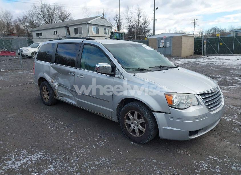 2010 Chrysler Town & COUNTRY TOURING (VIN 2A4RR5D17AR221819) main photo