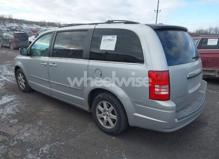 Photo 3 of 2010 Chrysler Town & COUNTRY TOURING (VIN 2A4RR5D17AR221819)