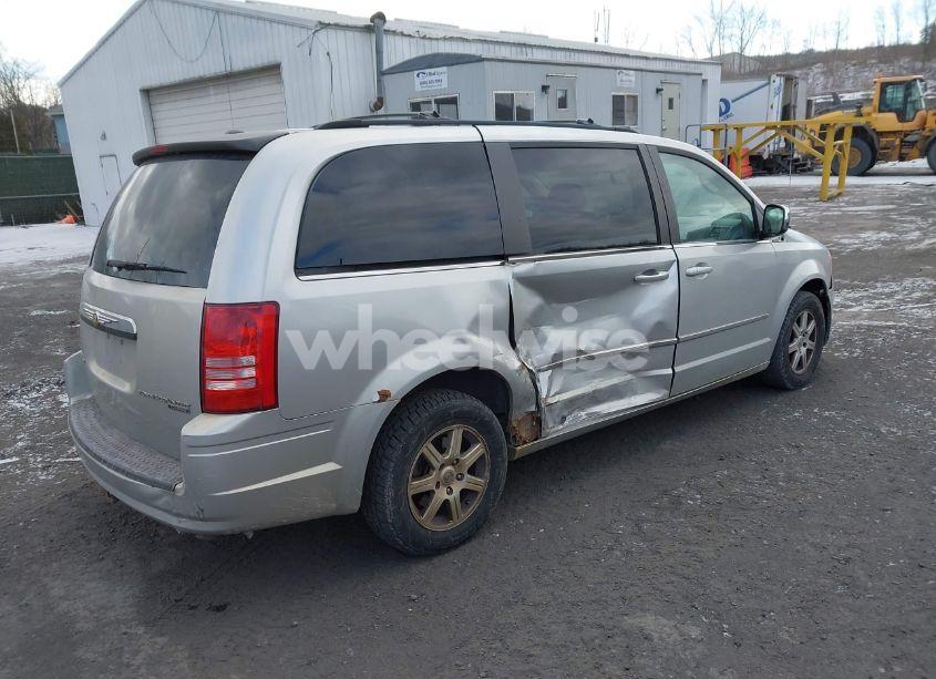 Photo 4 of 2010 Chrysler Town & COUNTRY TOURING (VIN 2A4RR5D17AR221819)