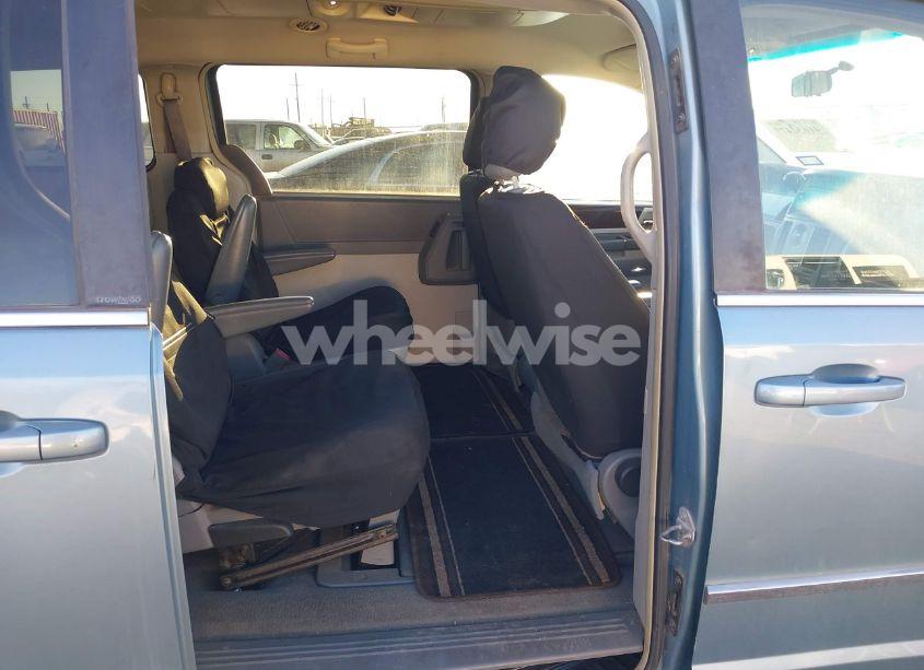 Photo 8 of 2010 Chrysler Town & COUNTRY TOURING (VIN 2A4RR5D17AR233498)