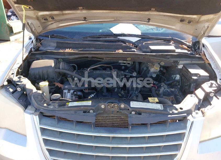 Photo 10 of 2010 Chrysler Town & COUNTRY TOURING (VIN 2A4RR5D17AR266811)