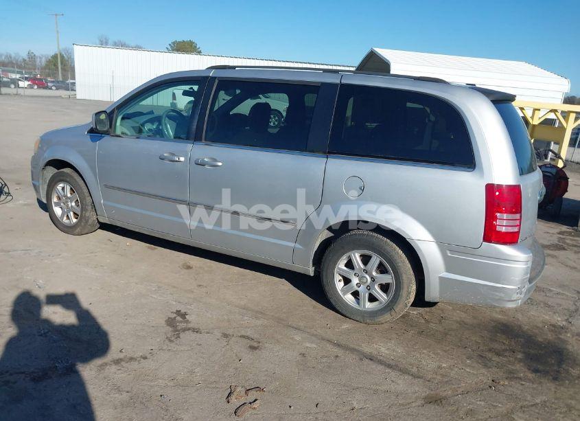 Photo 3 of 2010 Chrysler Town & COUNTRY TOURING (VIN 2A4RR5D17AR266811)