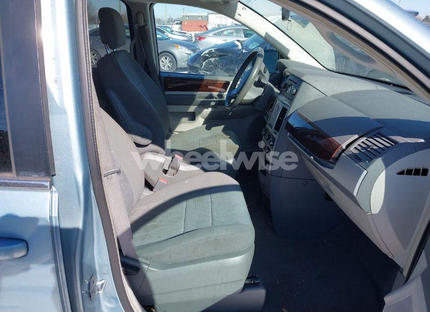 Photo 5 of 2010 Chrysler Town & COUNTRY TOURING (VIN 2A4RR5D17AR346125)