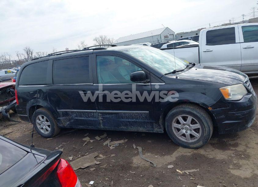 Photo 13 of 2010 Chrysler Town & COUNTRY TOURING (VIN 2A4RR5D17AR351227)