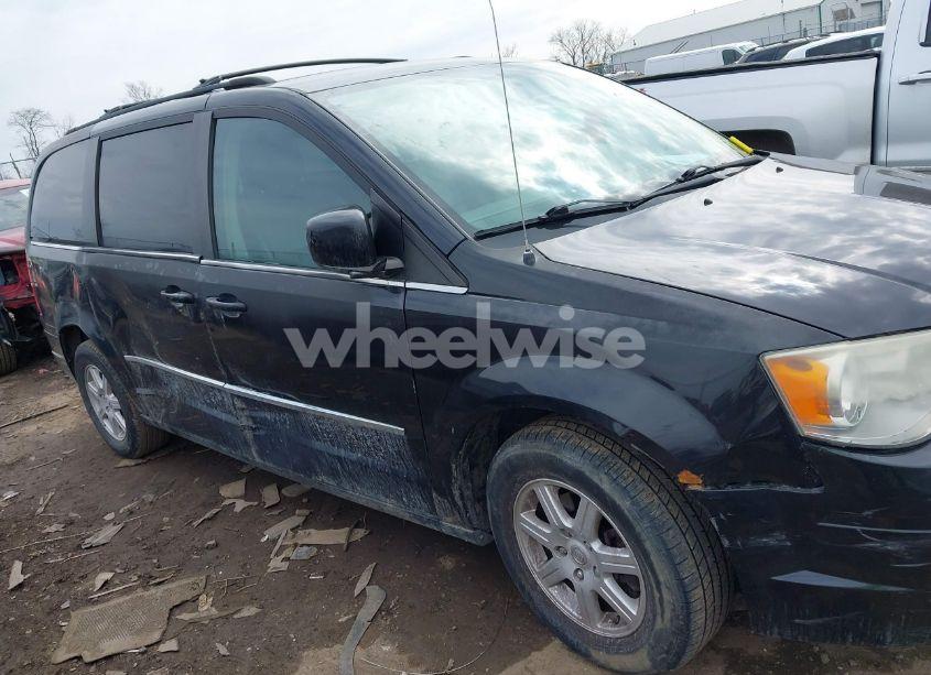 Photo 6 of 2010 Chrysler Town & COUNTRY TOURING (VIN 2A4RR5D17AR351227)