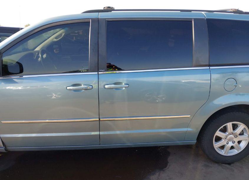 Photo 15 of 2010 Chrysler Town & COUNTRY TOURING (VIN 2A4RR5D17AR495666)